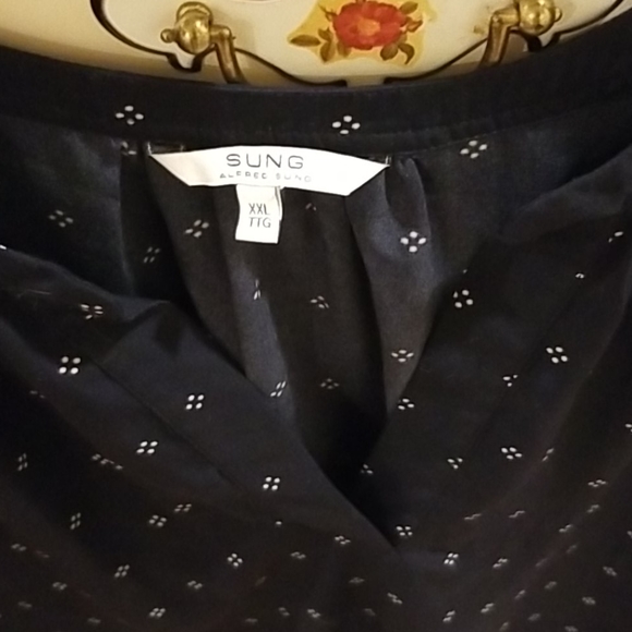 Alfred Sung Navy Sleeveless Blouse - Picture 2 of 3